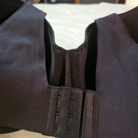 Soma Vanishing Back Black Underwire Bra Full Coverage Lightly Padded 38DDD - Picture 3 of 9